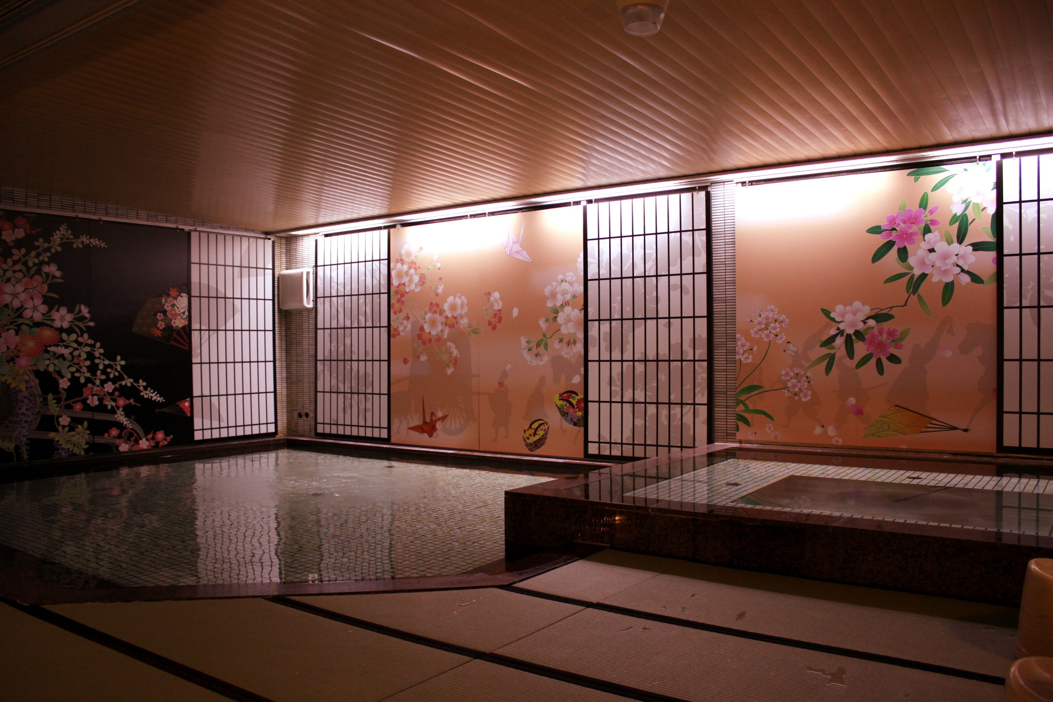 Indoor spa tub