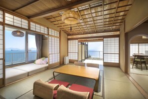 Classic Suite, Non Smoking | In-room safe, desk, free WiFi