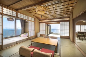 Classic Suite, Non Smoking | In-room safe, desk, free WiFi