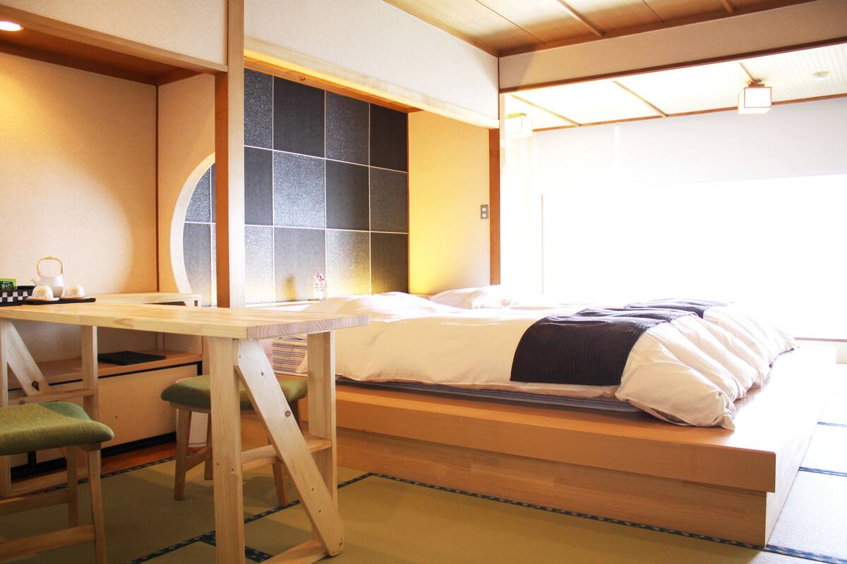 Habitación estándar con 2 camas individuales, no fumadores, vistas al mar | Caja fuerte, escritorio, wifi gratis