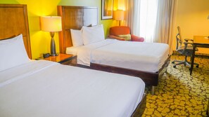 Premium bedding, minibar, in-room safe, desk - Hilton Garden Inn Panama City Downtown, Panama (Panama City)