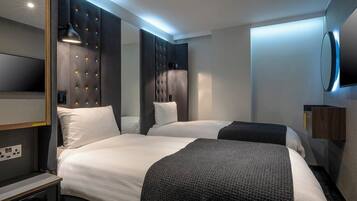 Cosy twin without Window | In-room safe, blackout curtains, free WiFi, bed sheets