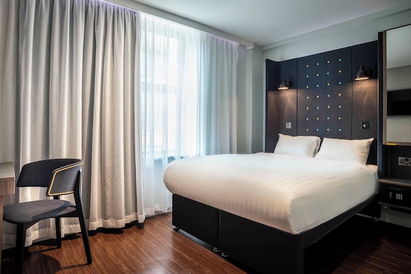Double Room | In-room safe, blackout drapes, free WiFi, bed sheets