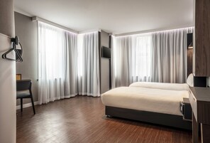 Twin Room, Accessible | In-room safe, blackout drapes, free WiFi, bed sheets