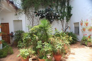 Courtyard - Hotel El Coloso (Jerez de la Frontera)