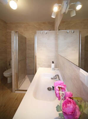 Apartment | Badezimmer