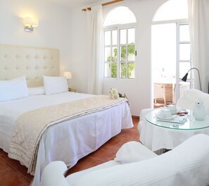 Basic Room, Sea View (with terrace) | 1 bedroom, Select Comfort beds, minibar, in-room safe - Hotel Casa Rosa (Benalmádena)