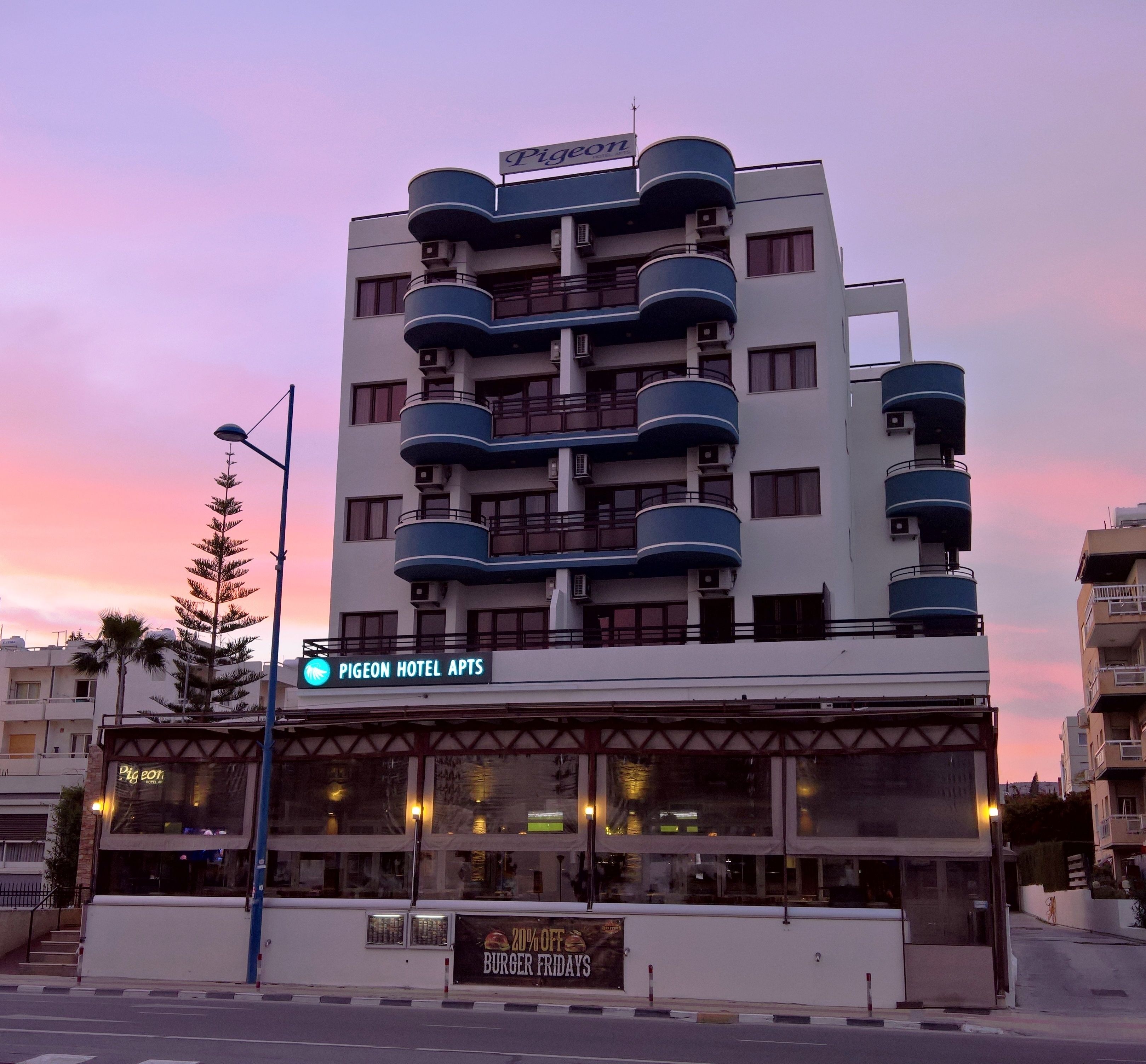 Photo - Pigeon Beach Hotel Apartments