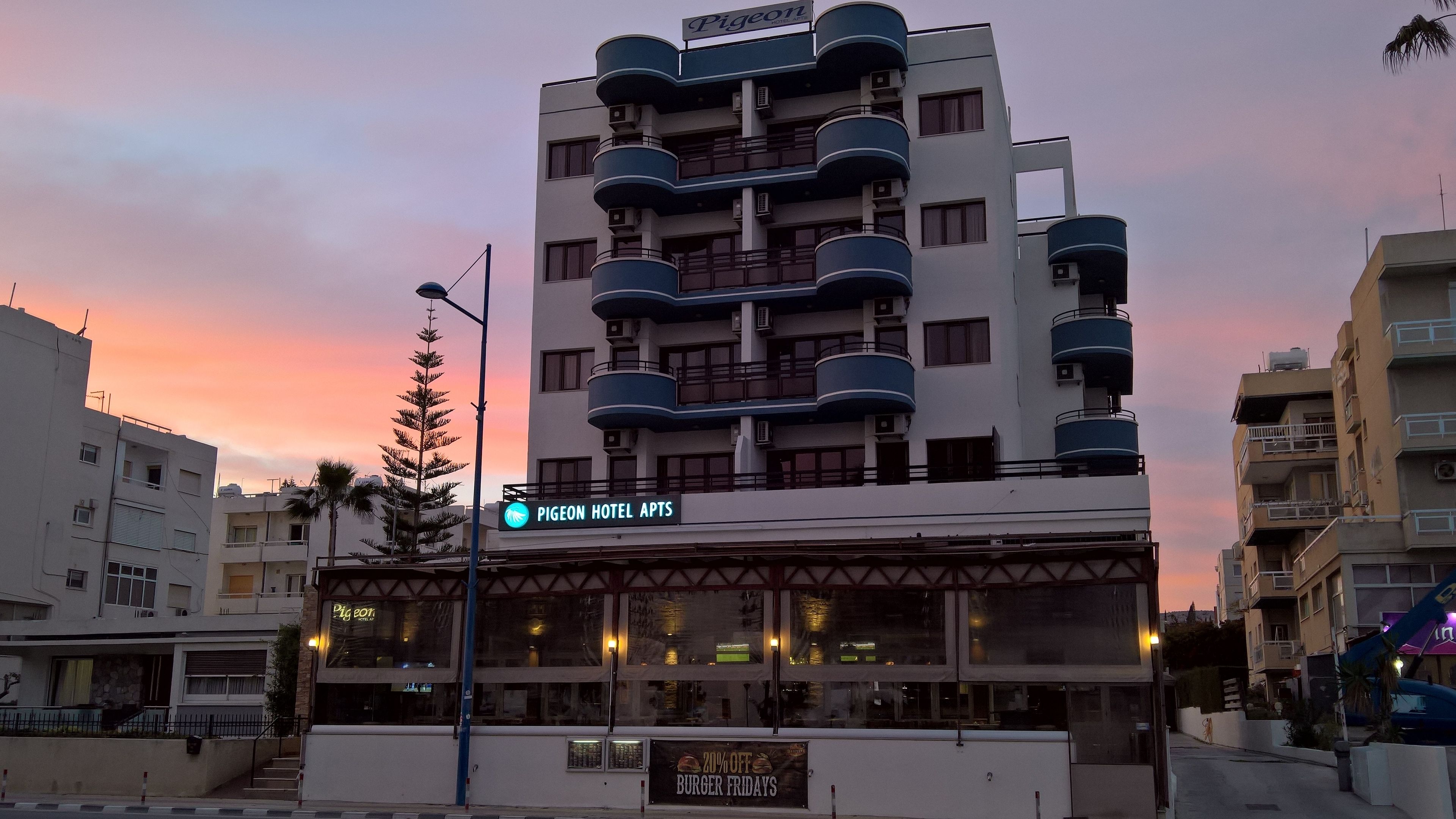 Photo - Pigeon Beach Hotel Apartments