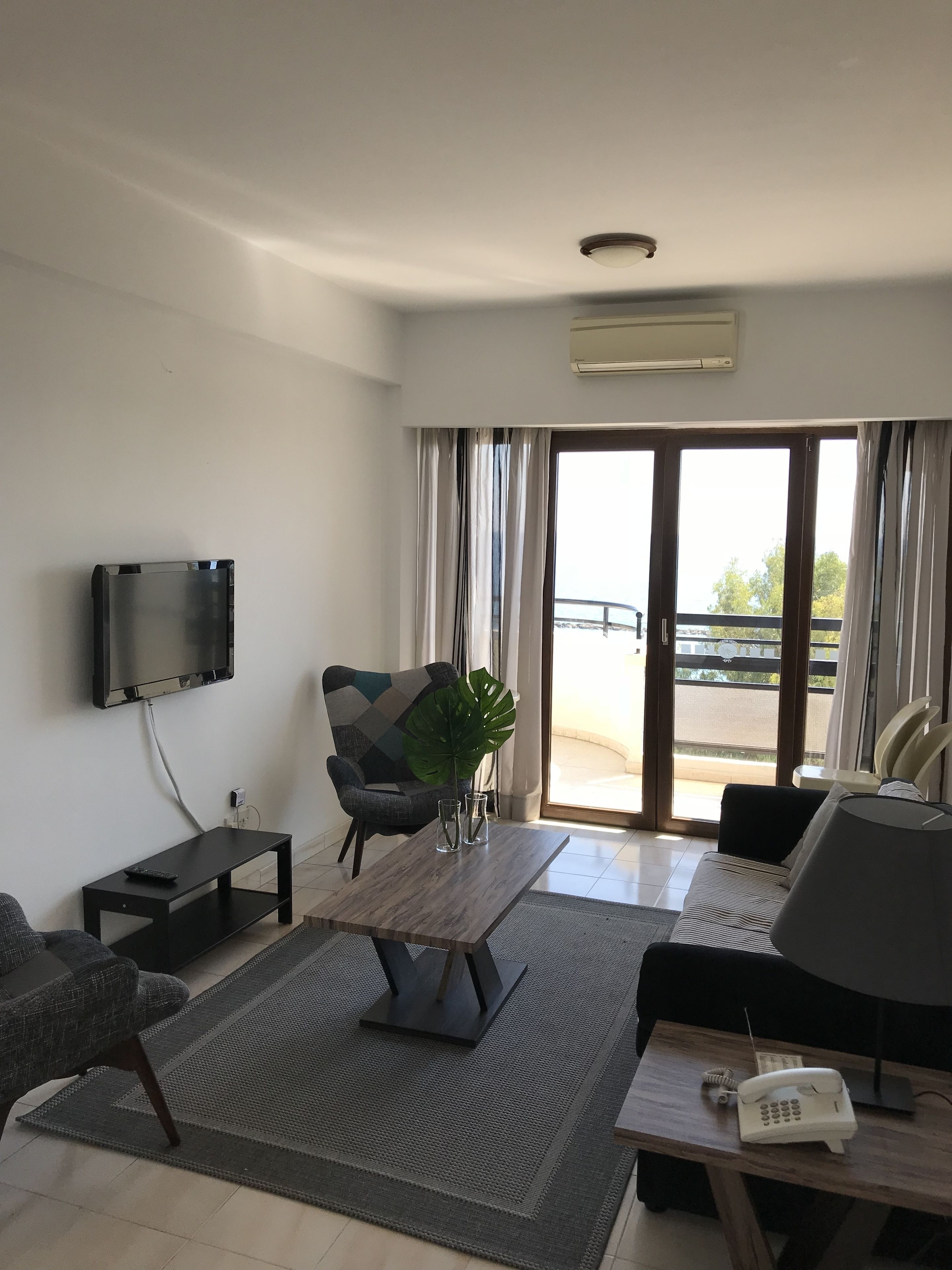 Photo - Pigeon Beach Hotel Apartments