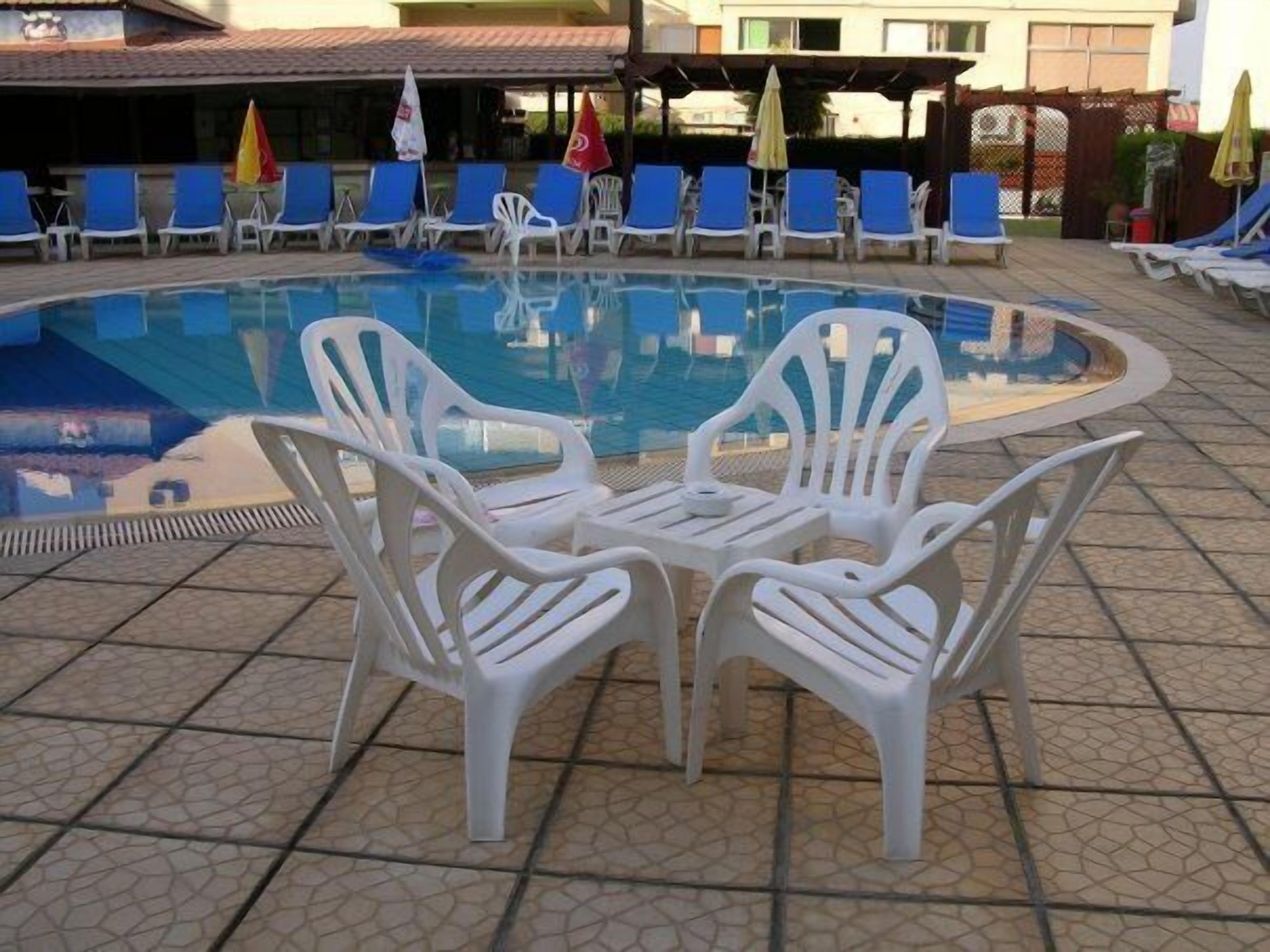 Photo - Pigeon Beach Hotel Apartments