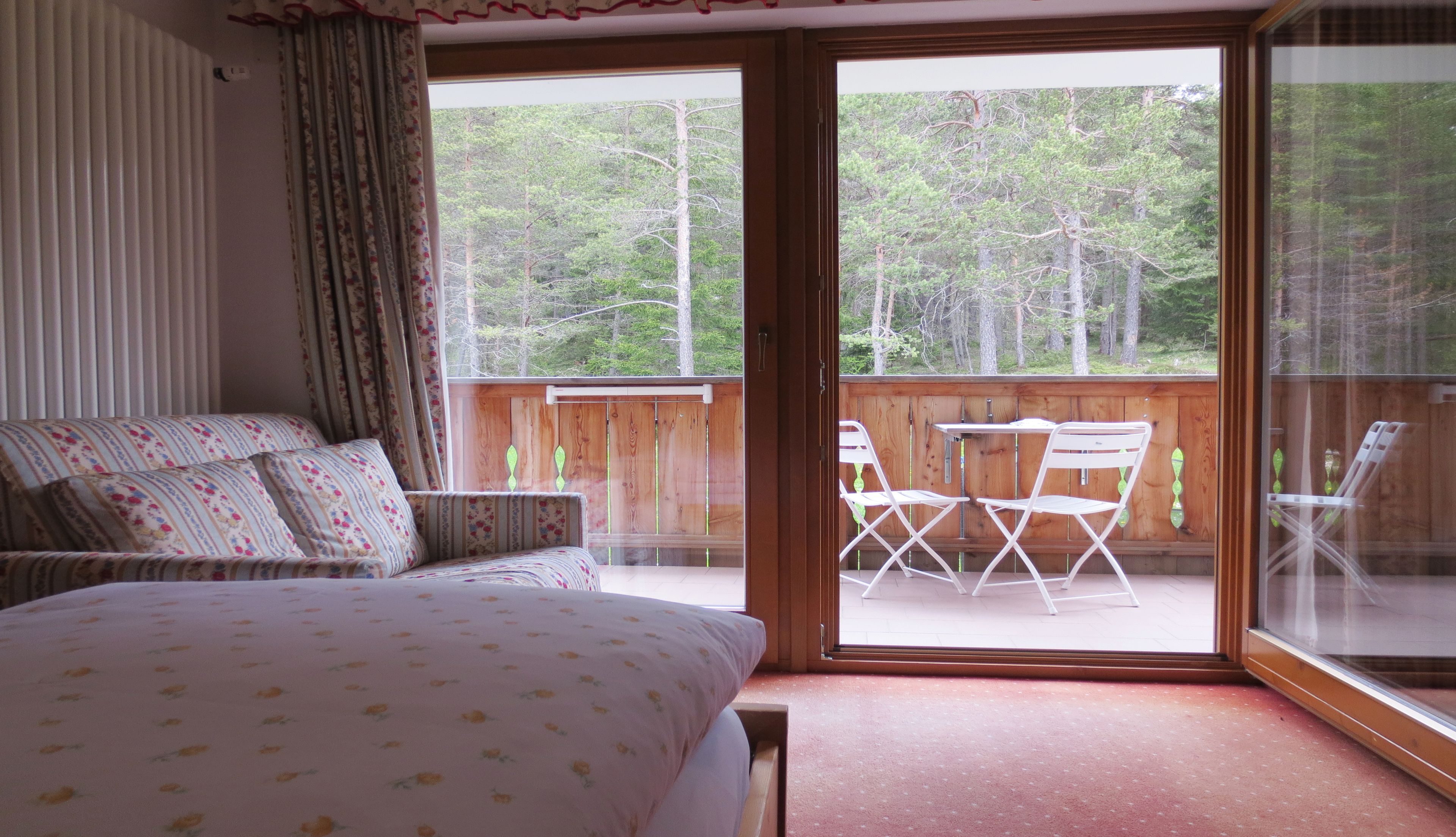 single room | room amenity