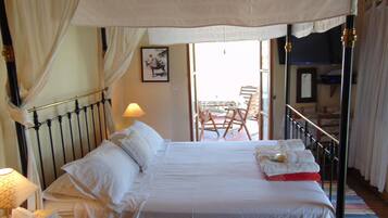 In-room safe, individually decorated, individually furnished, desk