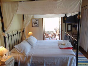 Superior Studio | In-room safe, individually decorated, individually furnished, desk