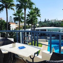 Dúplex Deluxe, vistas parciales al mar | Caja fuerte, cortinas opacas, sistema de insonorización