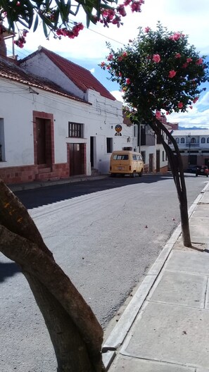 Front of property - CasArte Takubamba - B&B (Sucre)