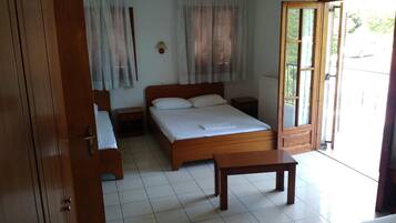 Free WiFi, bed sheets