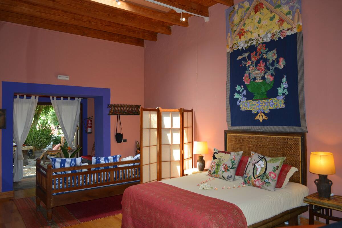 Decoración personalizada, muebles diferentes y escritorio