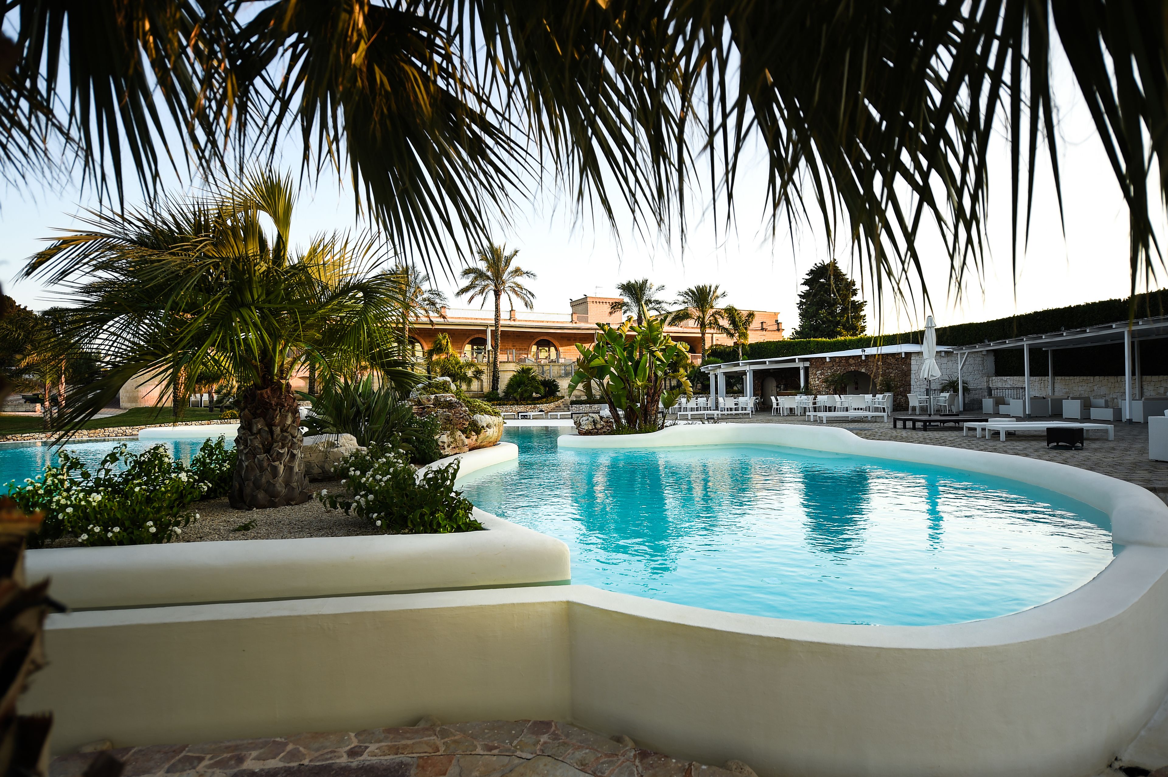 outdoor pool, free pool cabanas, pool umbrellas