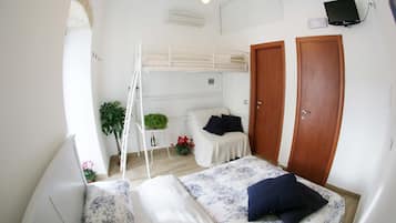 Deluxe Double or Twin Room, Balcony