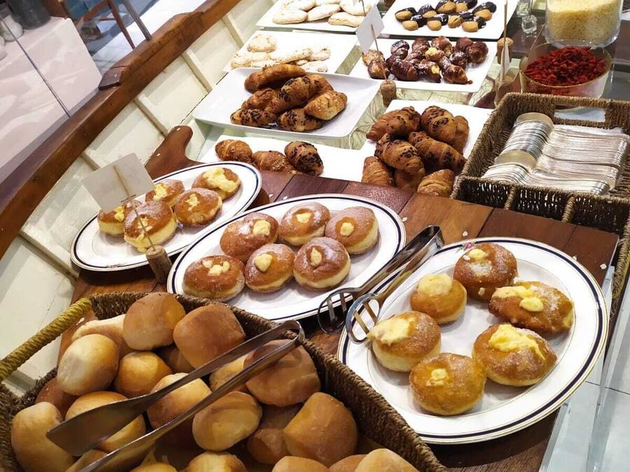 Colazione a buffet inclusa, servita tutte le mattine
