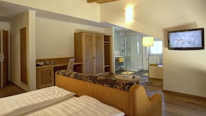 Minibar, két bảo mật tại phòng, bàn