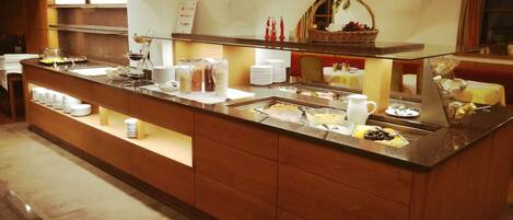 Termasuk sarapan bufet setiap hari