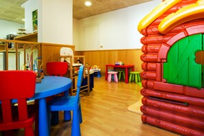 Innen-Kinderspielplatz