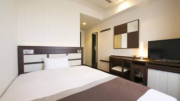 Down duvets, minibar, desk, blackout curtains