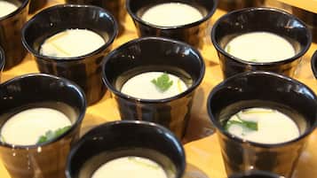 Daily buffet breakfast (JPY 1650 per person)