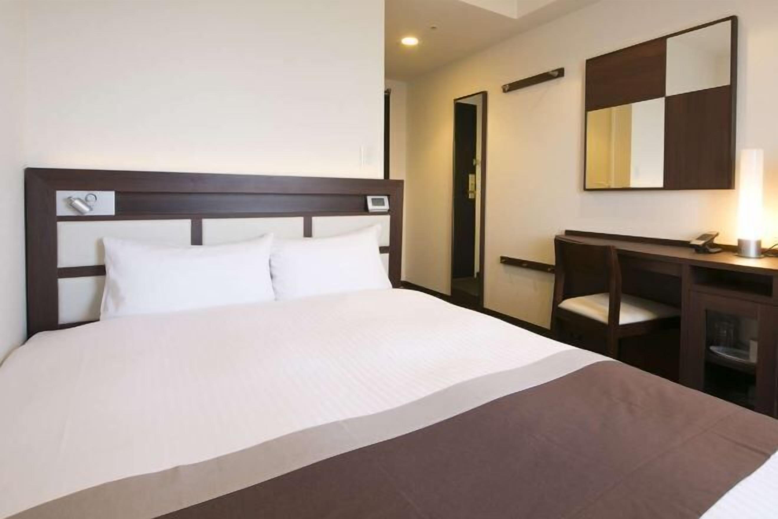 Down comforters, minibar, desk, blackout drapes