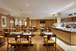 Breakfast, lunch and dinner served