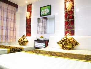 Family Room, 2 Double Beds | Select Comfort beds, in-room safe, desk, soundproofing - Peace Guest House - Hong Kong (Kowloon)