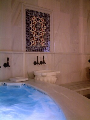 Indoor spa tub - Villa Sonata (Alanya)