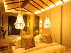 Premium bedding, down comforters, pillowtop beds, in-room safe - Springs Valley (Beijing)