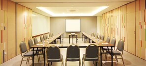 Meeting facility - POP! Hotel Sangaji Yogyakarta (Yogyakarta)