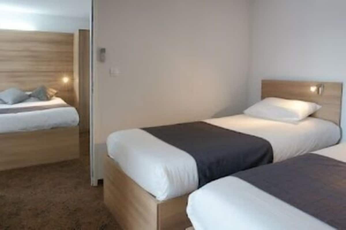 Desk, soundproofing, rollaway beds (surcharge), WiFi (free)