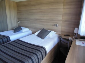 Desk, soundproofing, rollaway beds, free WiFi