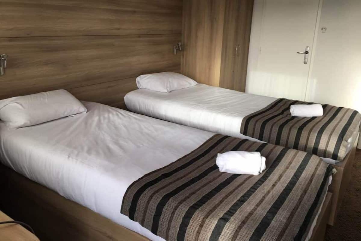 Standard Room, 1 Twin Bed | Desk, soundproofing, rollaway beds (surcharge), WiFi (free)