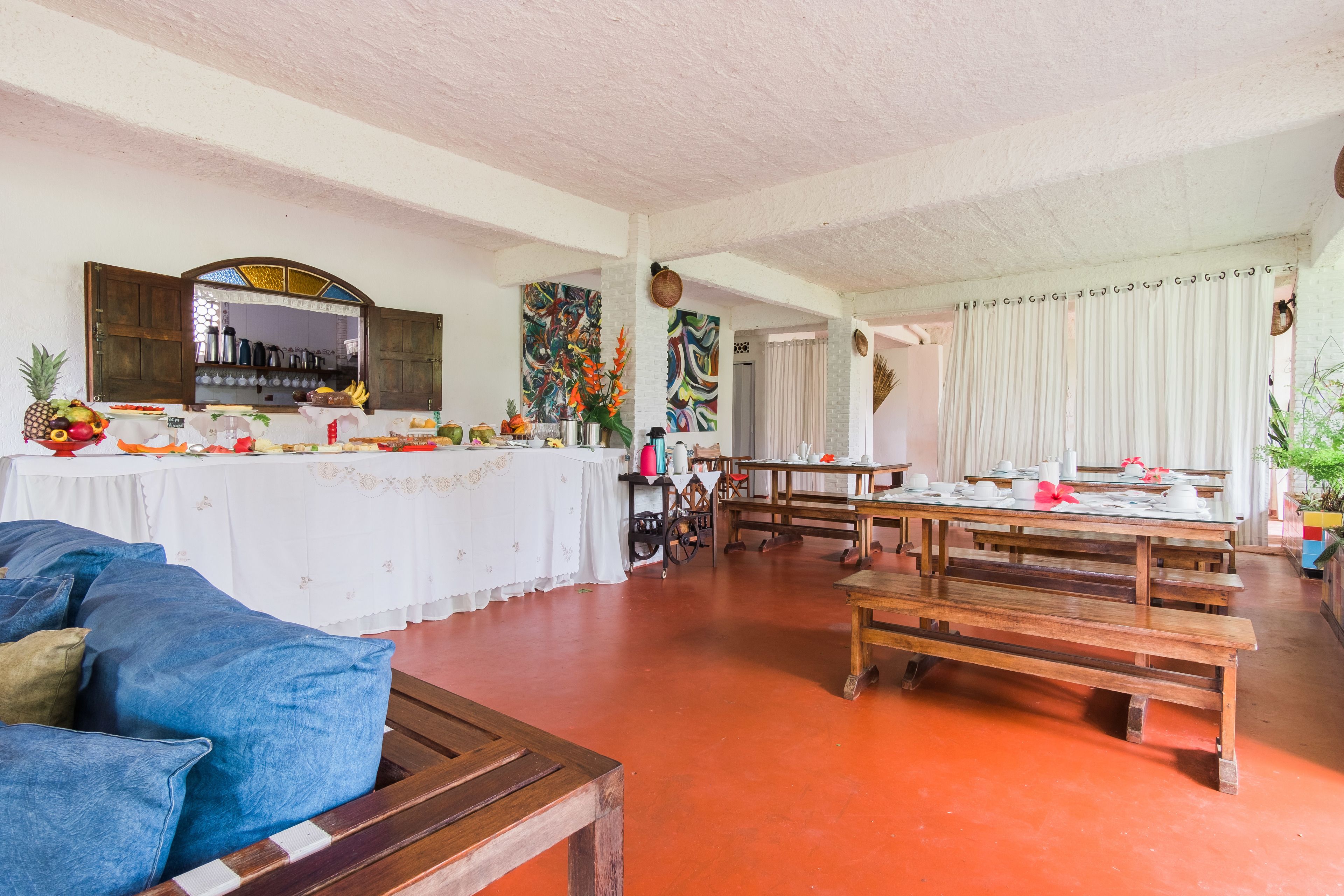 daily buffet breakfast for a fee