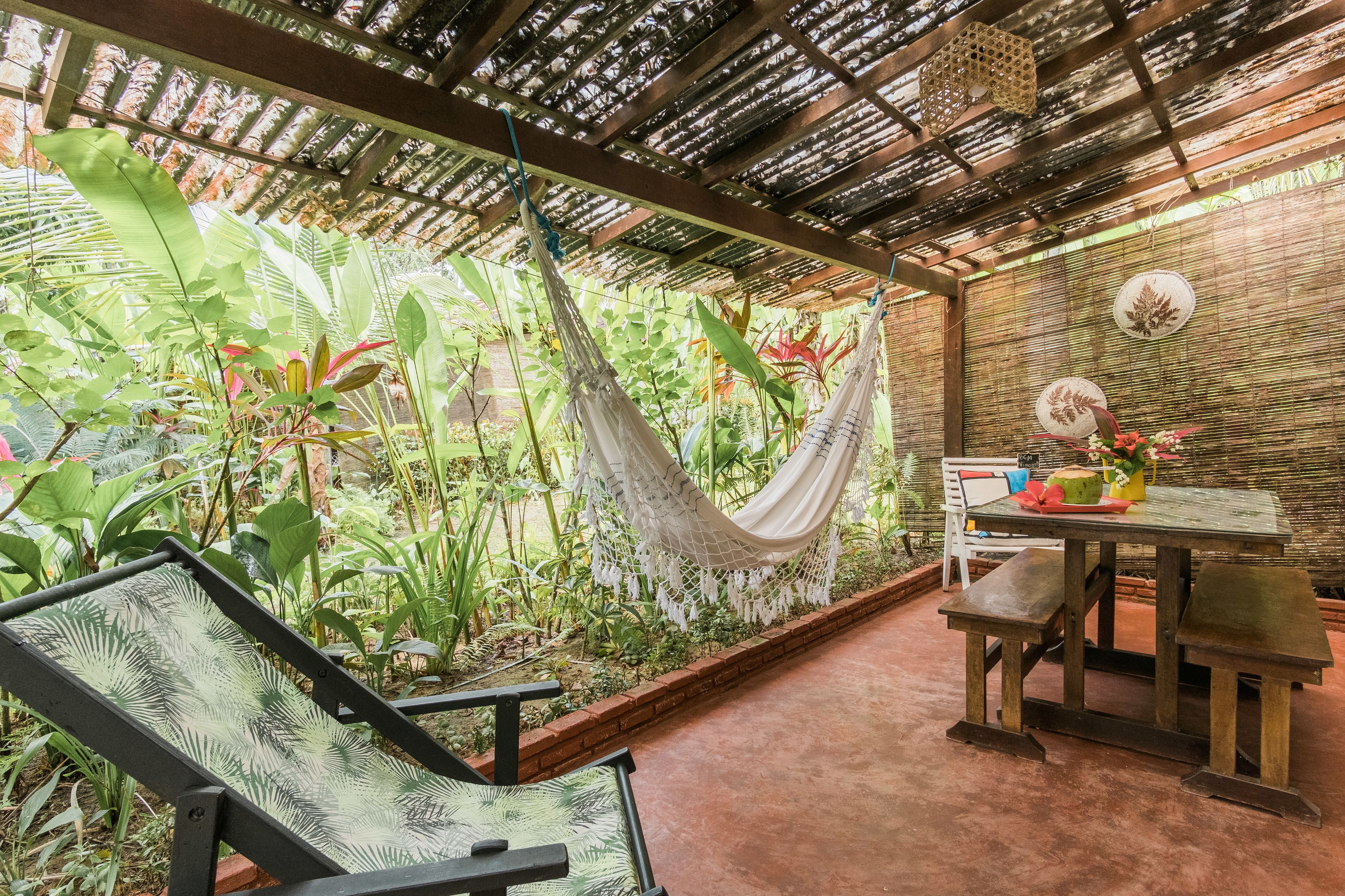 romantic chalet, kitchen, garden area (2/3/4 people) | terrace/patio