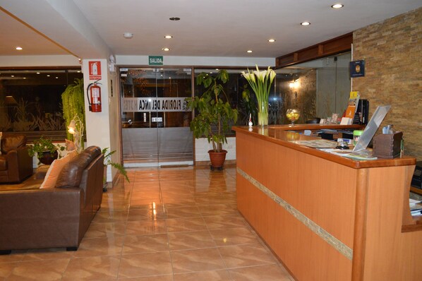 Reception - Florida del Inca Hotel (Cusco)