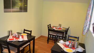 Tägliches inbegriffenes Frühstücksbuffet