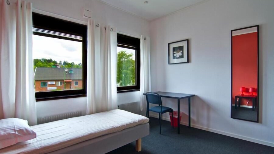 Hotel & Hostel 10