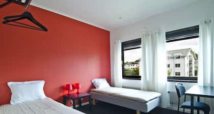 Hotel & Hostel 10