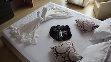 Cofres nos quartos, Wi-Fi de cortesia, roupa de cama
