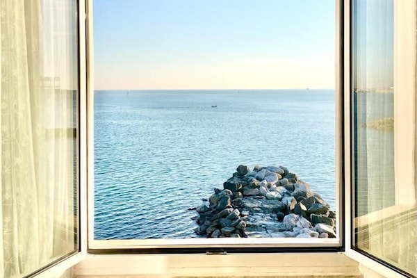 Double Room | Minibar, individually furnished, desk, free WiFi