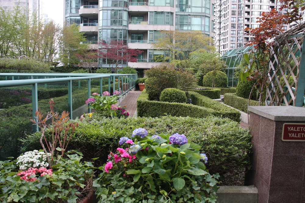 Rosedale Condominiums photo 7