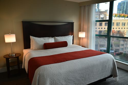 Condo, 1 Bedroom, Kitchenette