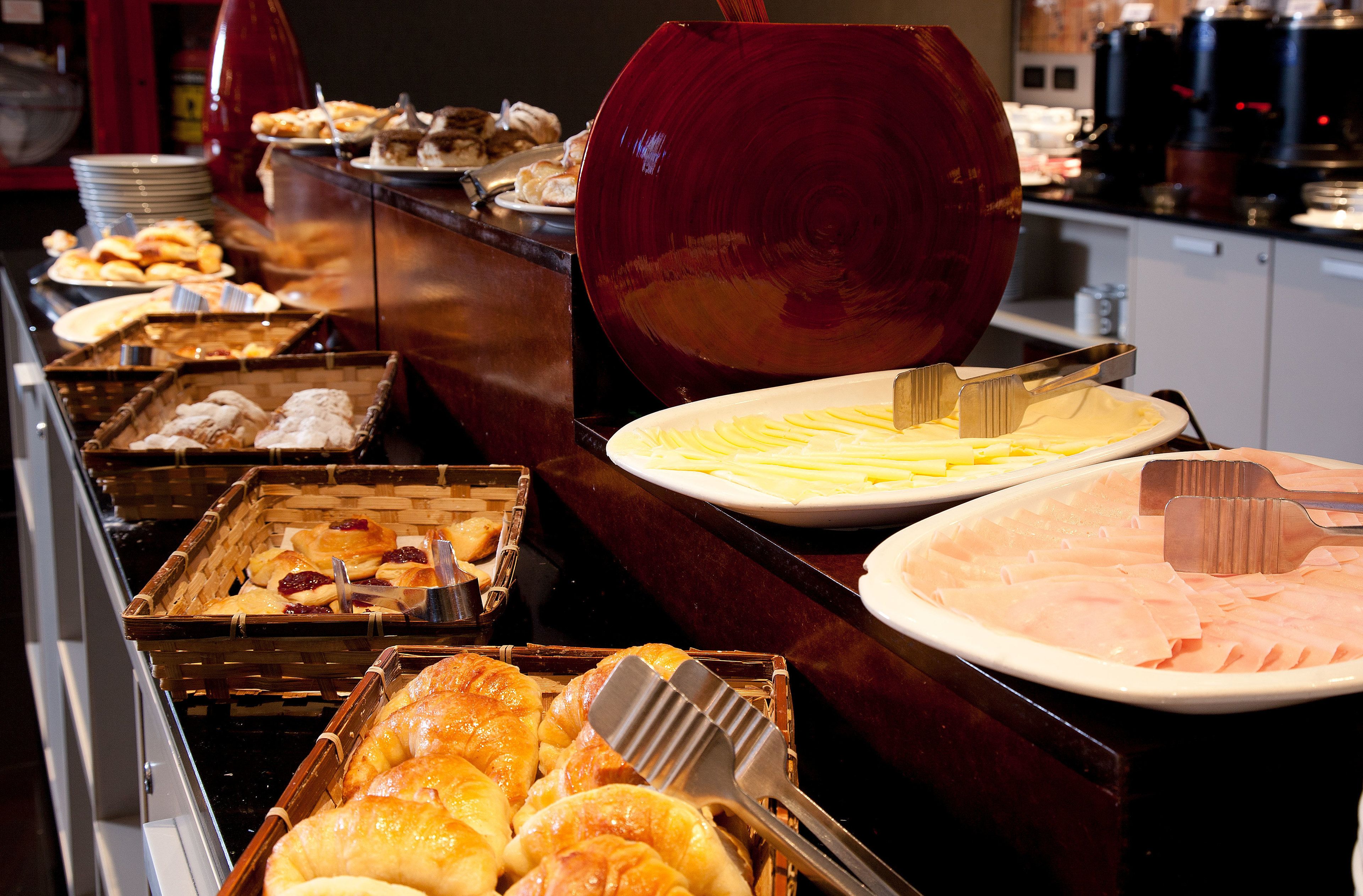 daily continental breakfast (usd 4 per person)